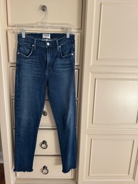 AGOLDE SKINNY ANKLE JEAN WITH RAW HEM IN DARK BLUE SIZE 27
